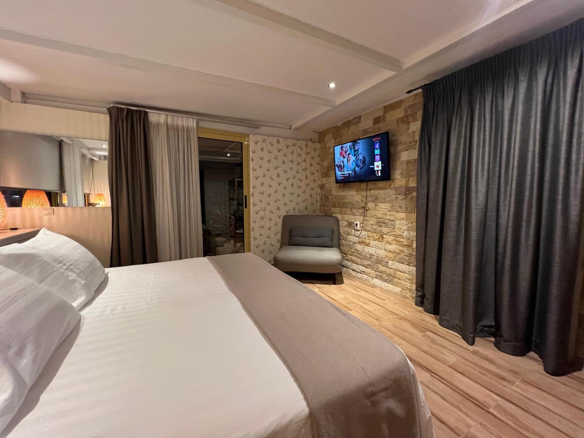Reginas Apartments Ixia  Ngoại thất bức ảnh